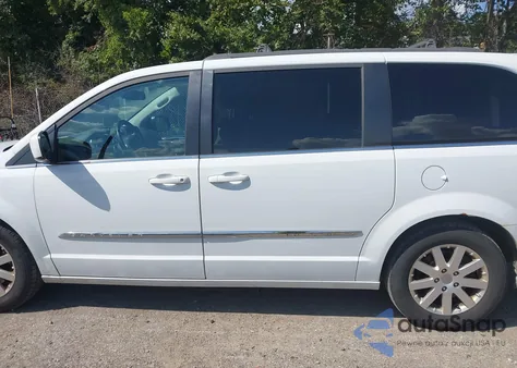 2016 Chrysler Town & Country Touring из США, поврежденный, VIN 2C4RC1BG2GR129324